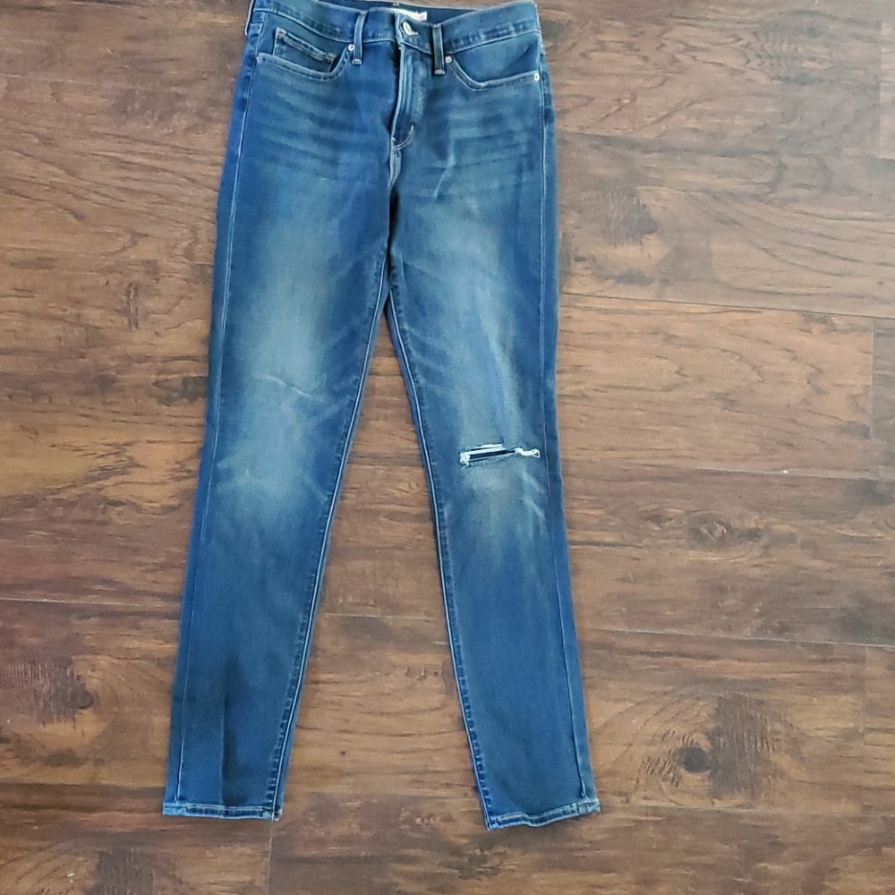 311 Shaping Skinny Levi's Jeans